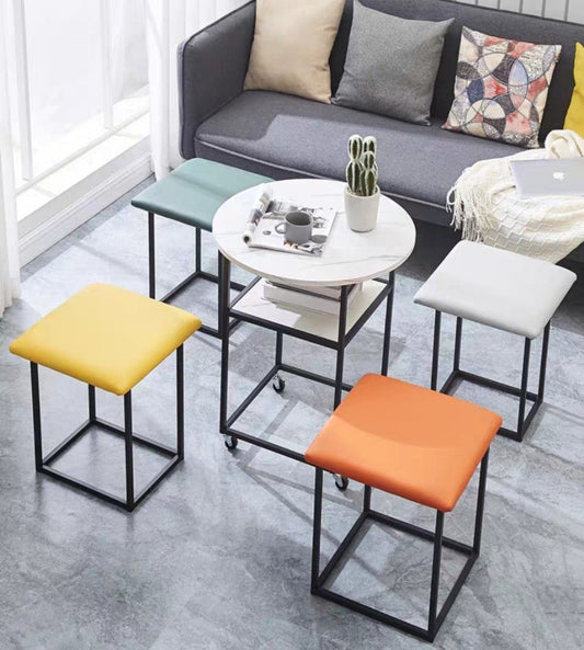 AuSvo Side Table with chairs
