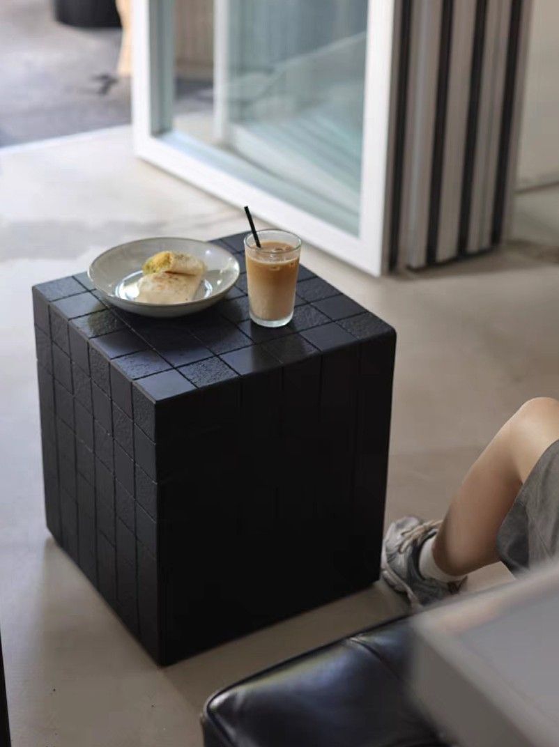 CynthY Side Table