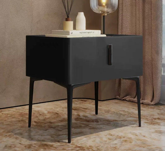 CyZa Bedside Table