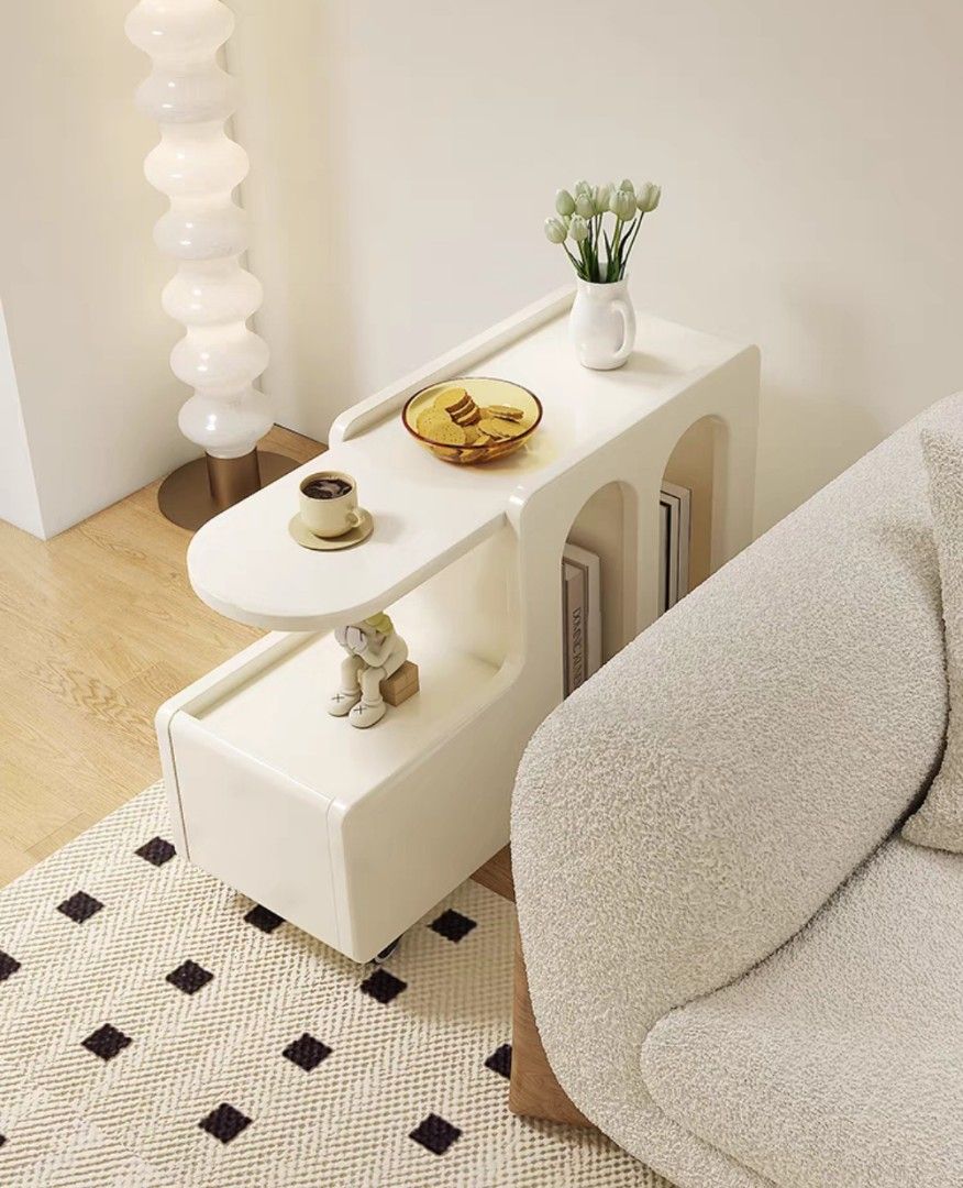 EmmA Side Table