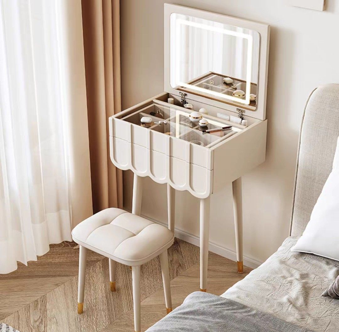 JeSsY Dressing Table Set