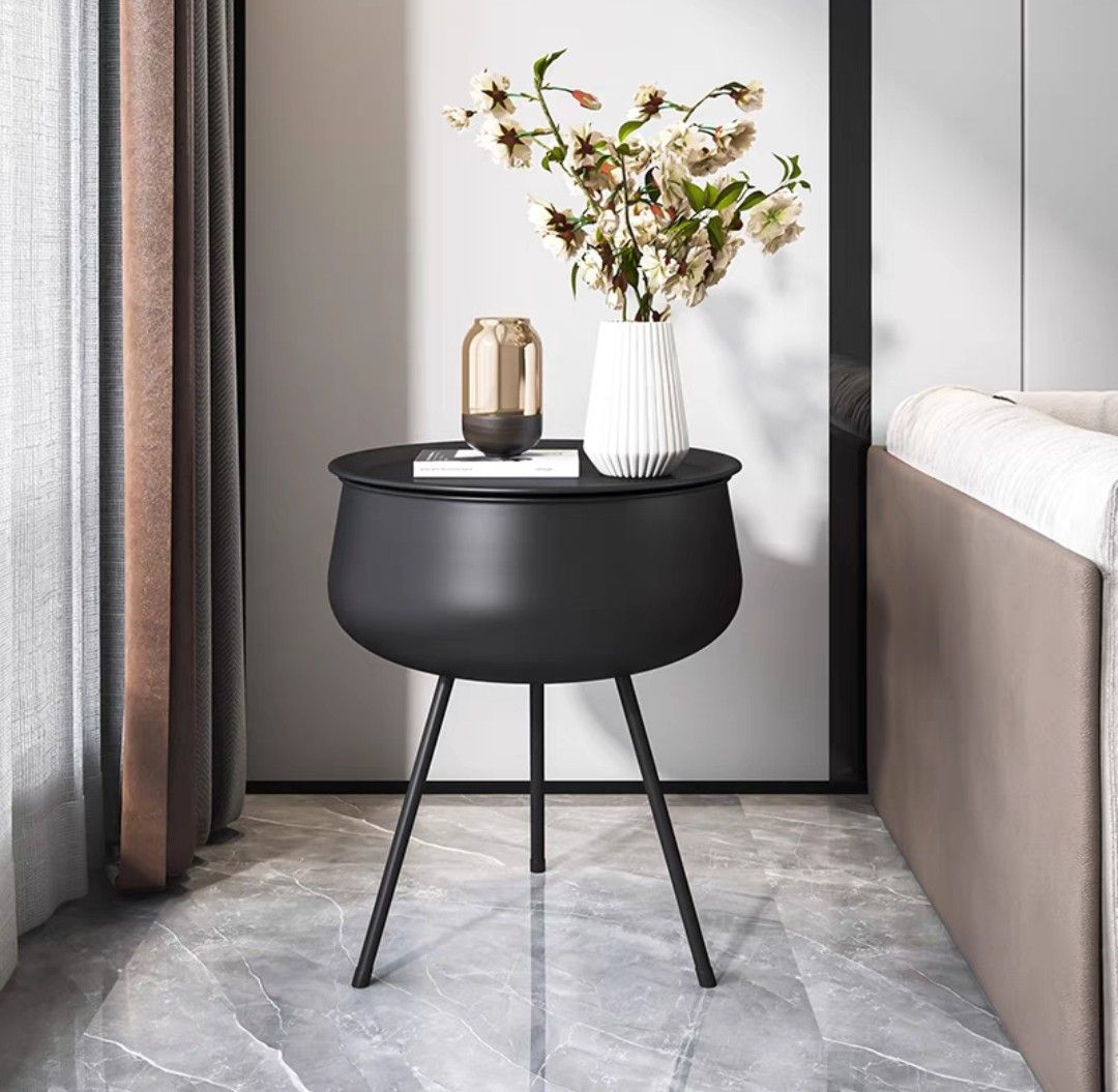 LeoNa Side Table