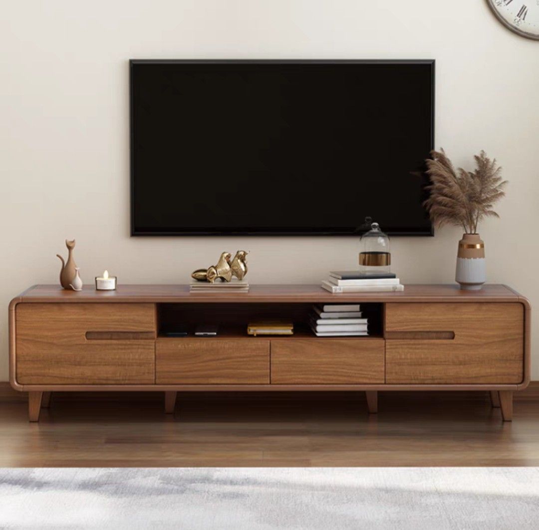 MacQ TV Console