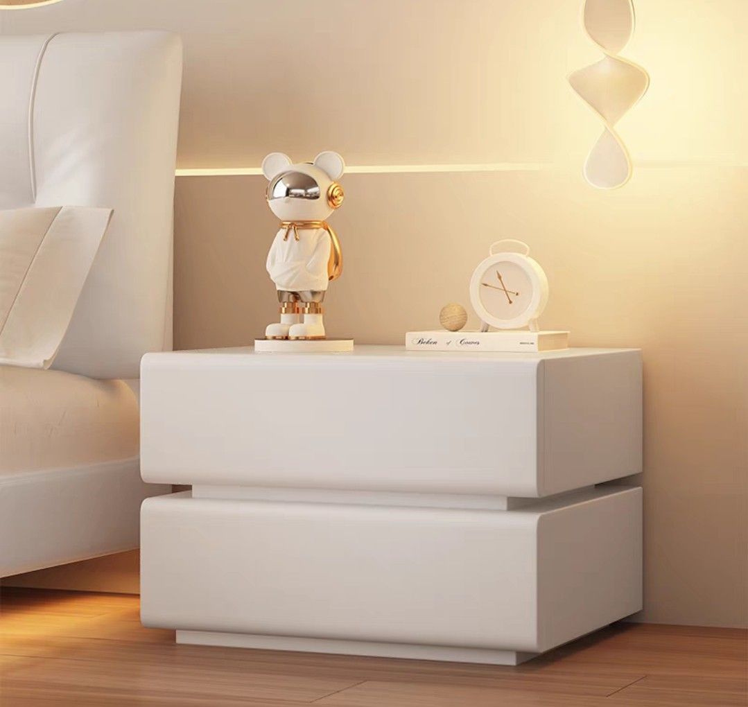 MoZQ Bedside Table