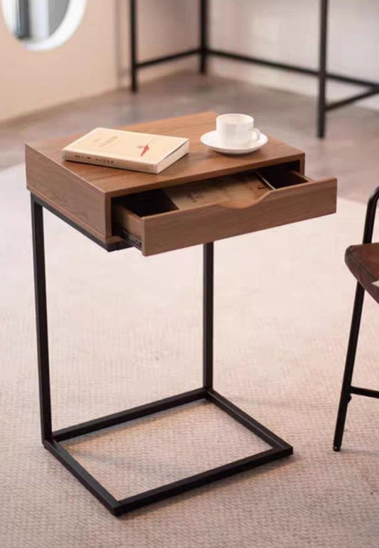 NvQ ベッドサイドテーブル