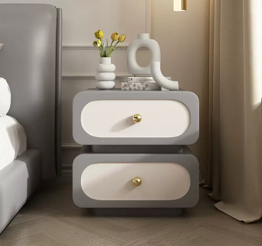 チチェスターベッドサイドテーブル