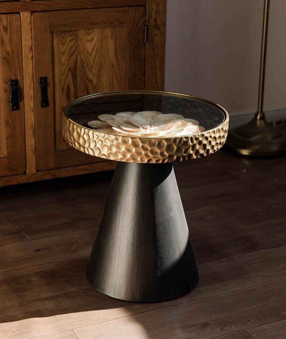 SheLline Side Table