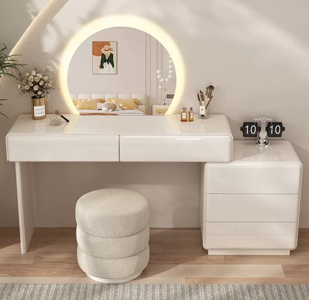 RoundY Vanity Dressing Table