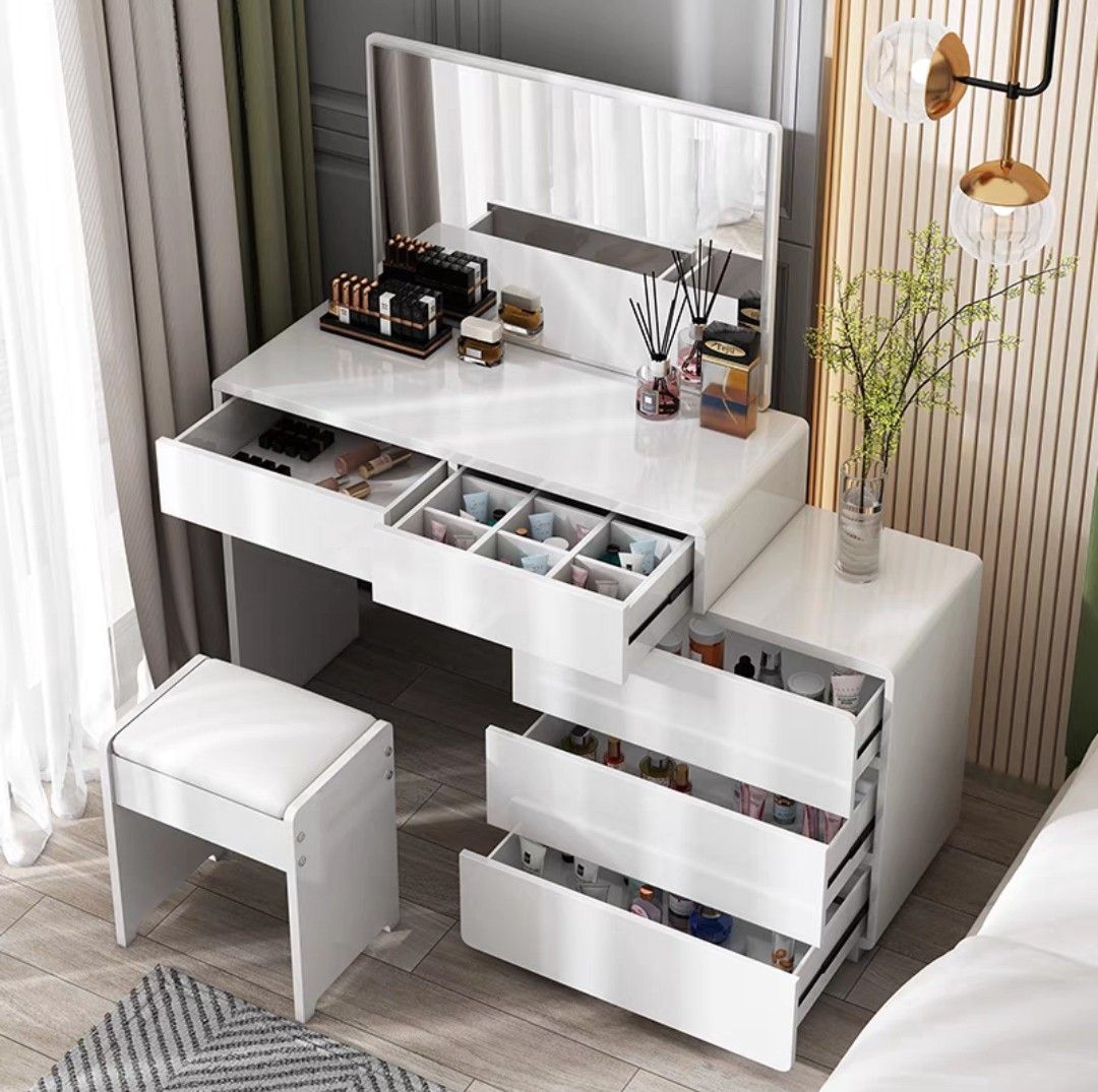 CarYL Vanity Dressing Table