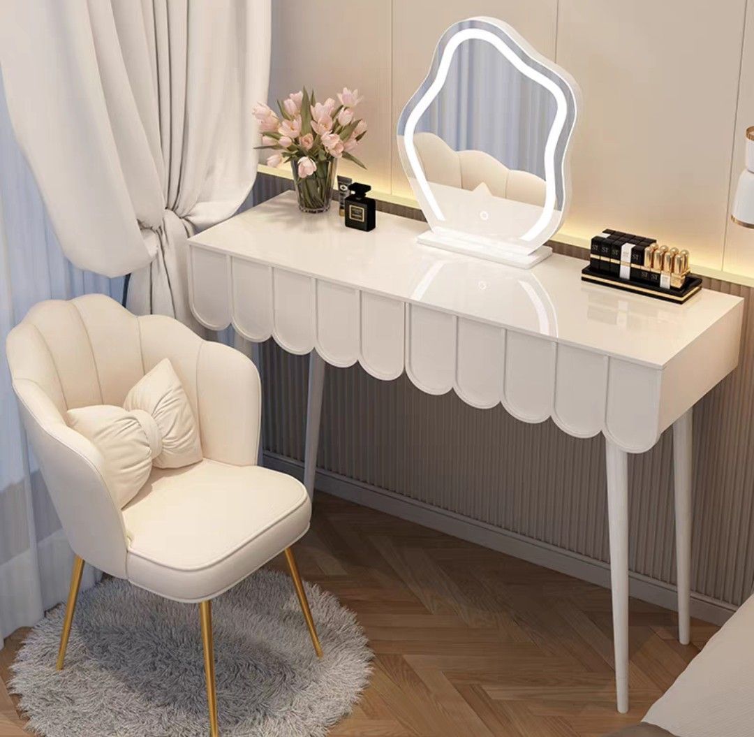 LoRainE Vanity Dressing Table