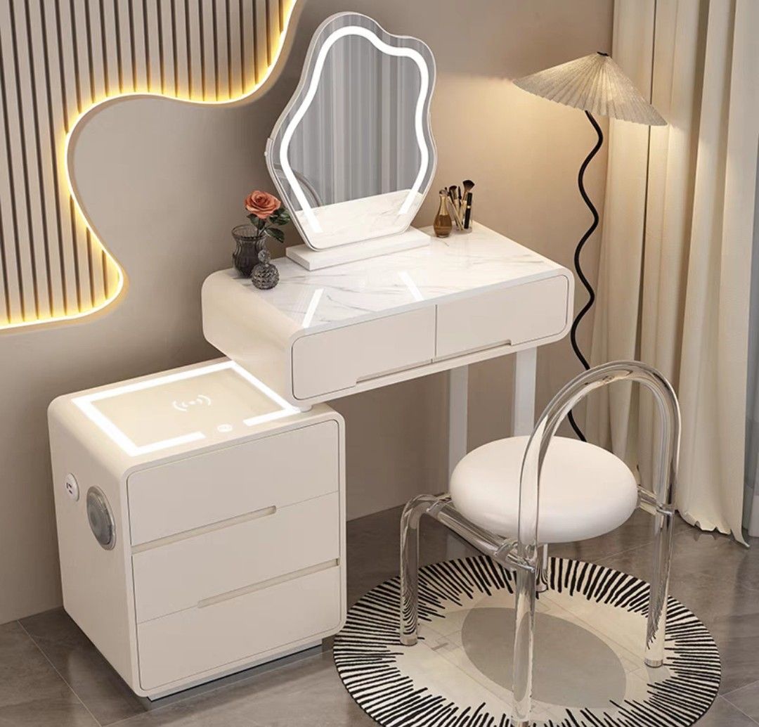 MilkY Vanity Dressing Table