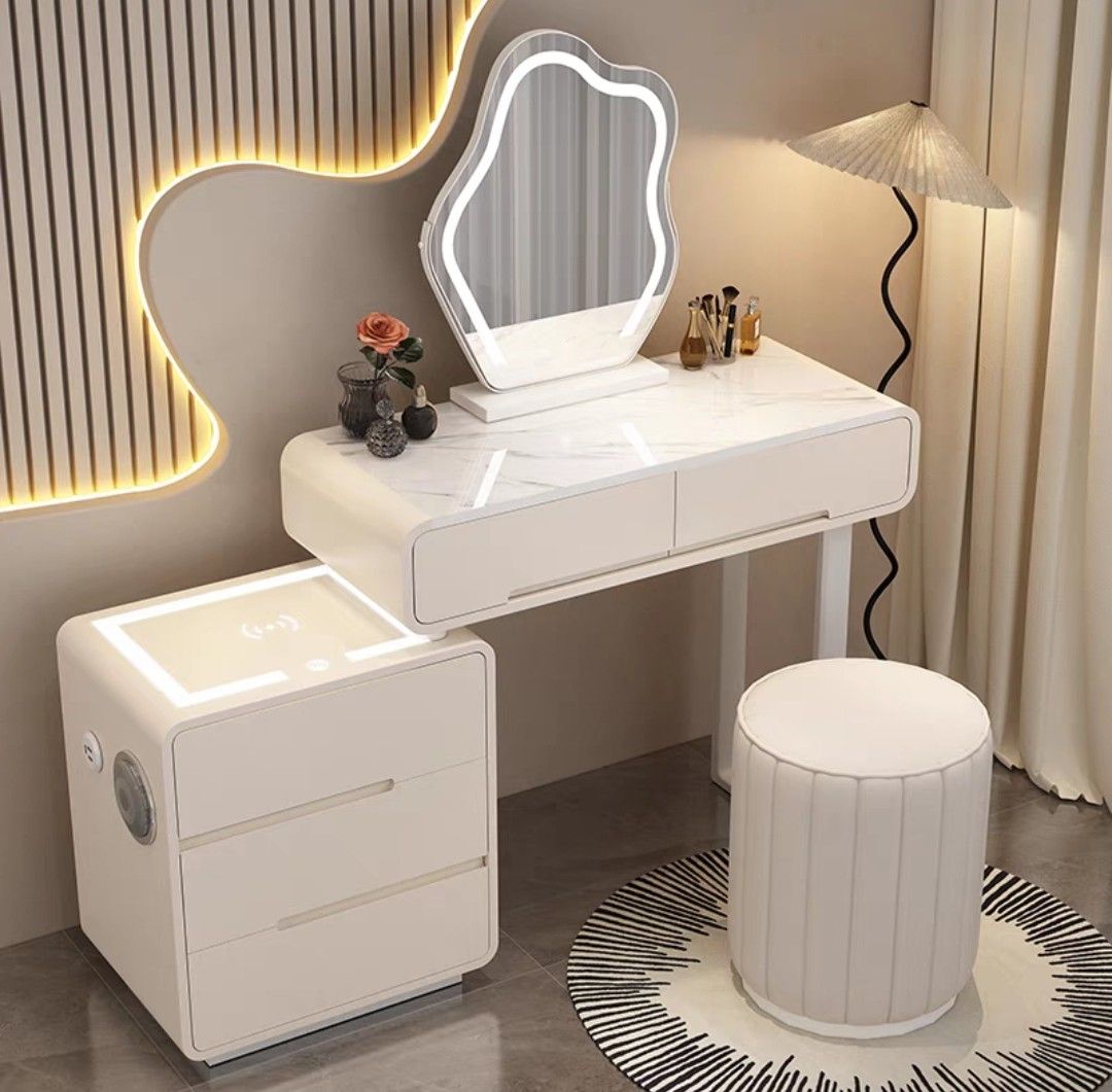 MilkY Vanity Dressing Table