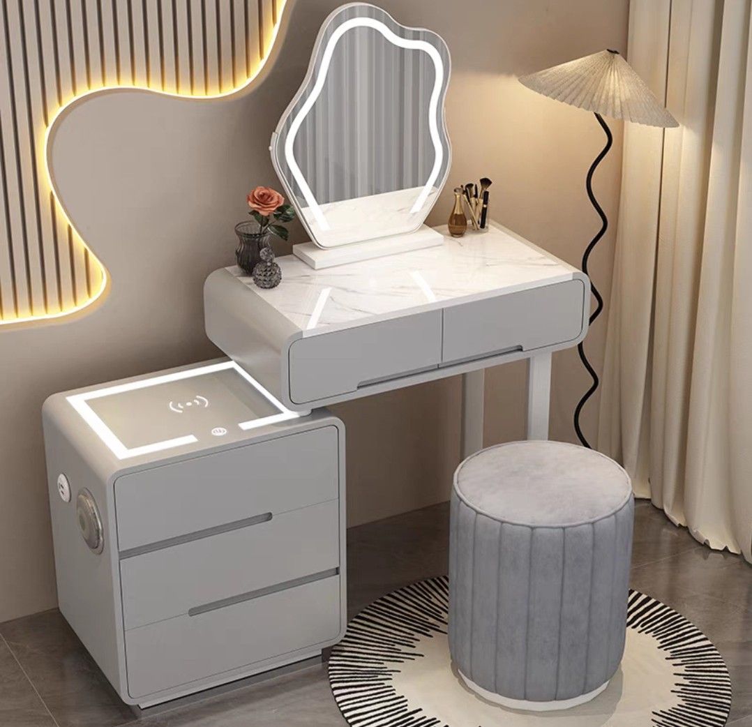 MilkY Vanity Dressing Table