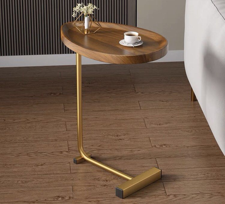 OvaLerY Side Table