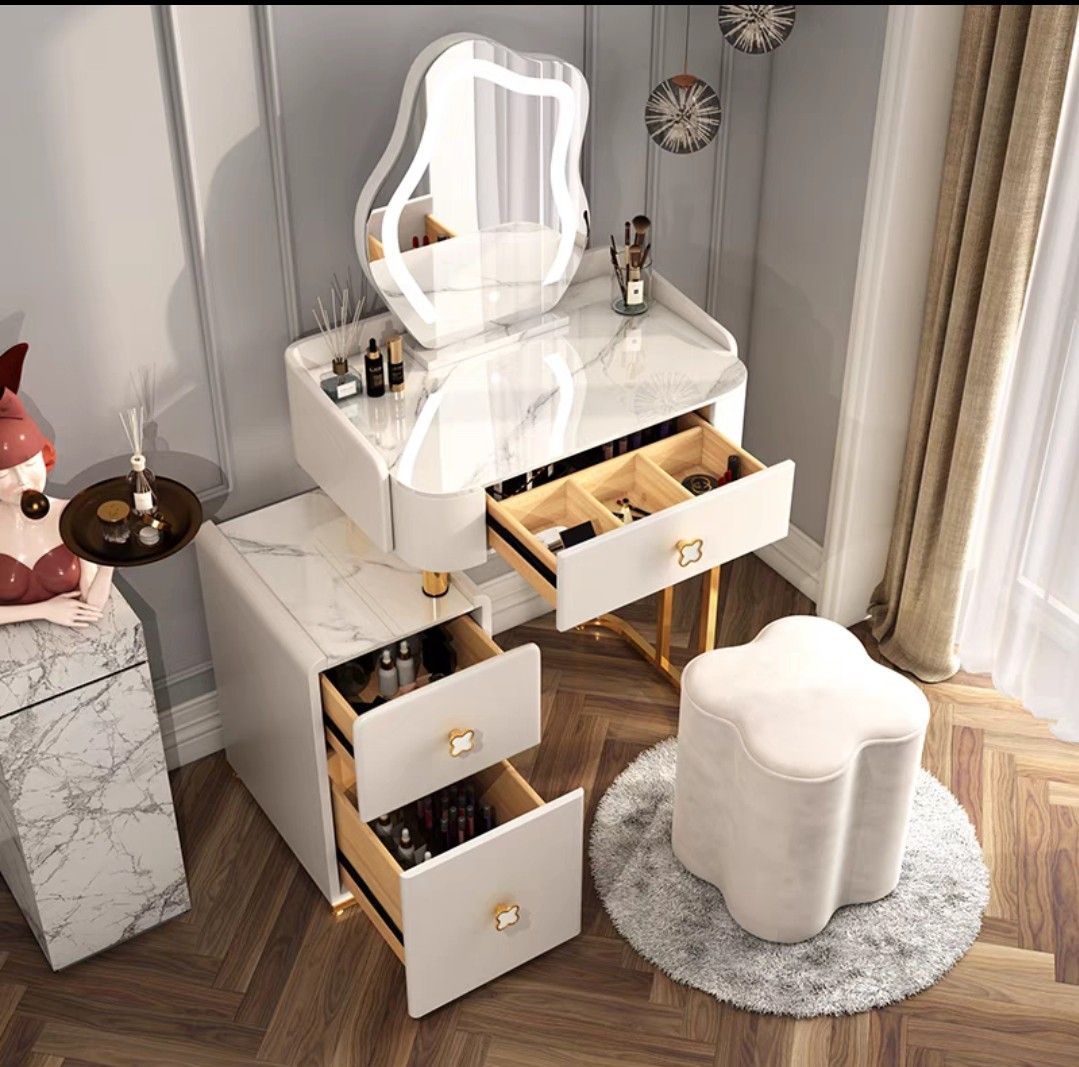 ClOve Vanity Dressing Table