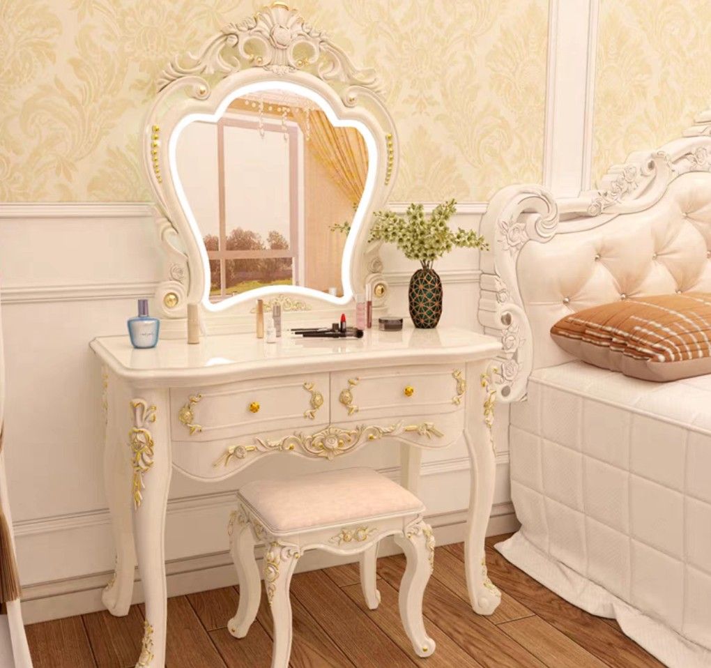 VicToRia Dressing Table