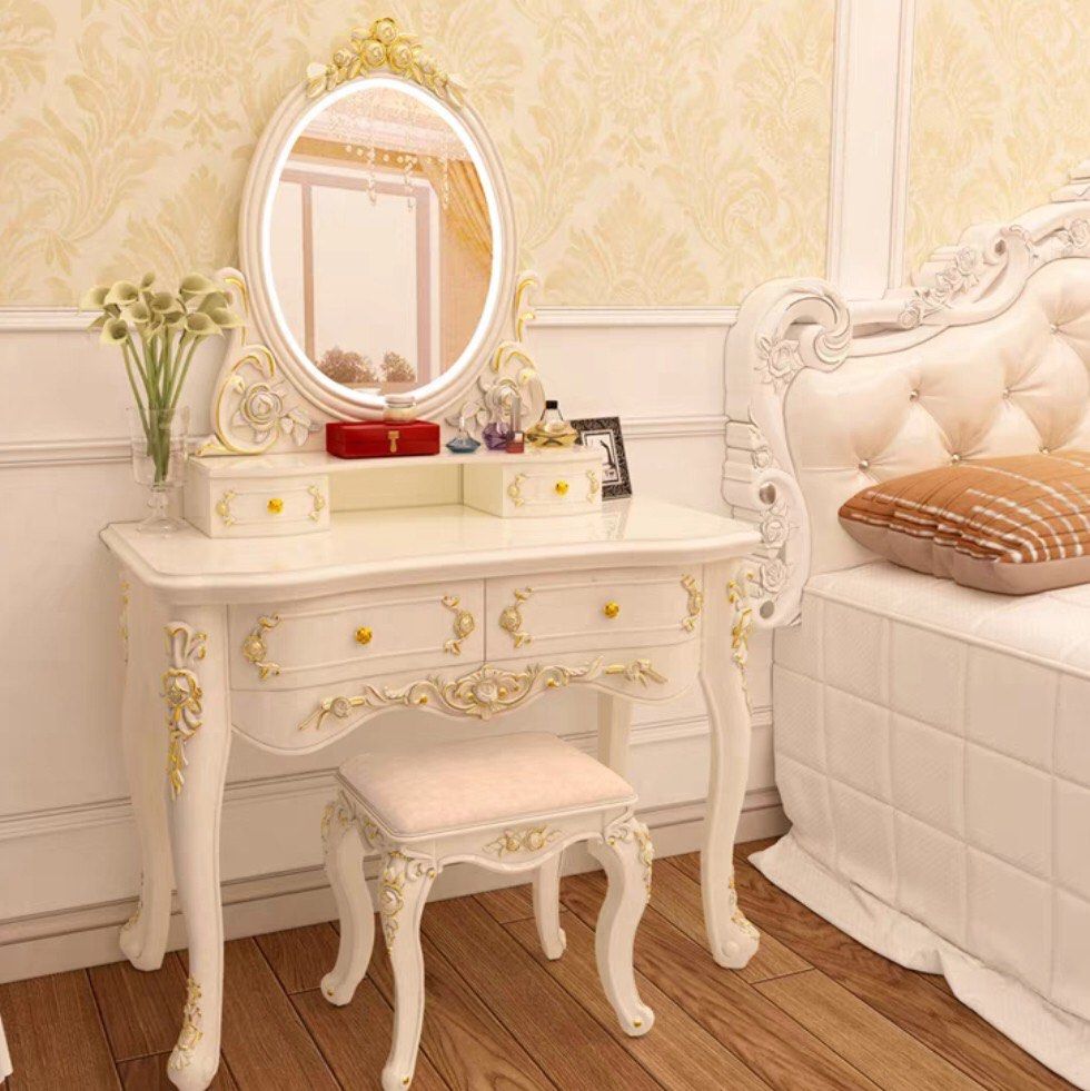 VicToRia Dressing Table