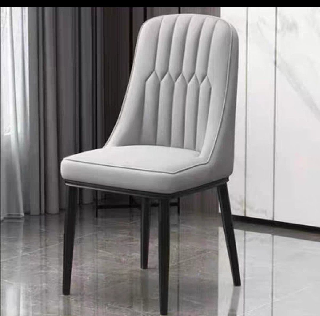 Vwo Dining Chair